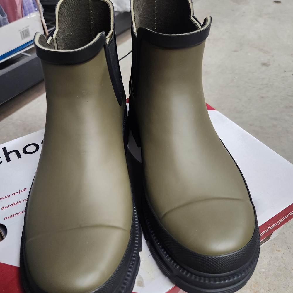 Chooka Olive Green Chelsea Rain Boots